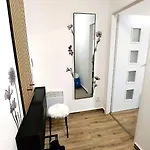Pretty Private U Labe, Self-service Check-in 24 L 7 * Neratovice