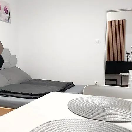 Pretty Private U Labe, Self-service Check-in 24 L 7 Apartmán