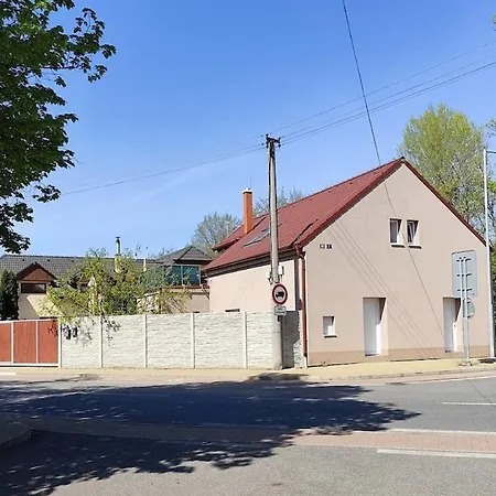 Apartmán Pretty Private U Labe, Self-service Check-in 24 L 7 Neratovice