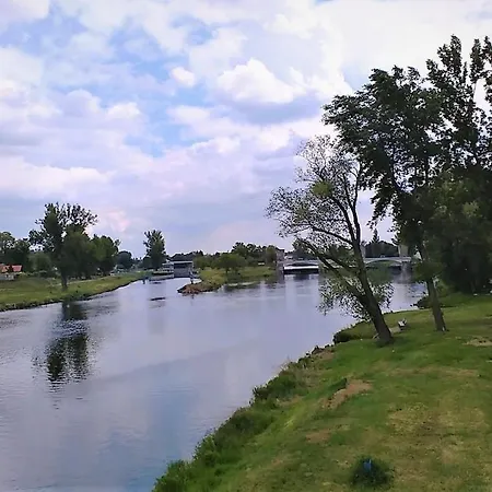 Pretty Private U Labe, Self-service Check-in 24 L 7 Appartement Neratovice