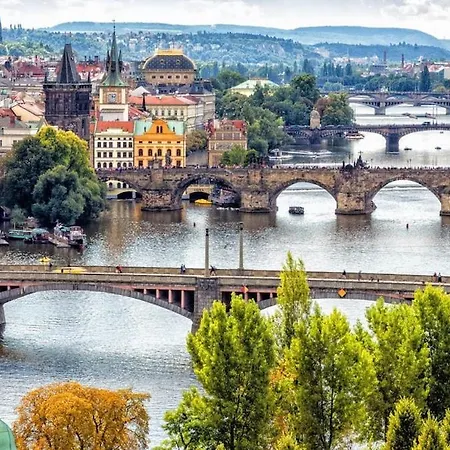 Pretty Private U Labe, Self-service Check-in 24 L 7 Neratovice